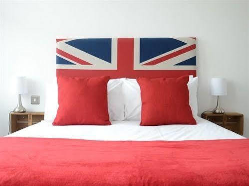 The Retro Bed & Breakfast Canterbury Exterior photo